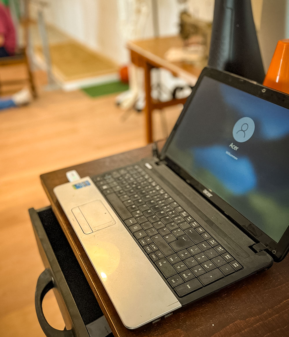 Laptop zur digitalen Analyse von Gangbild und Prothesenversorgung im Bewegungslabor von frankpurk in Hamburg